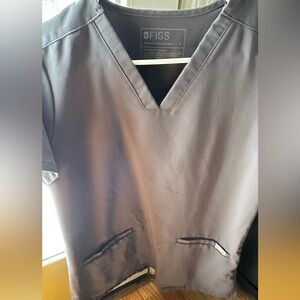 Figs Charcoal Scrub Top Small